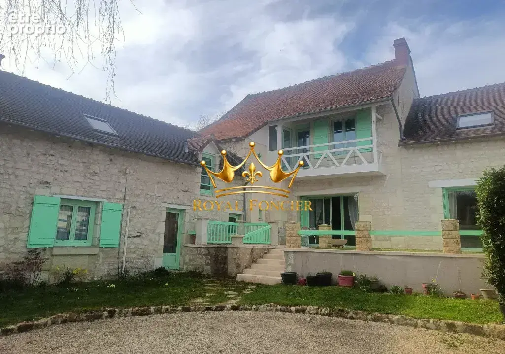 Belle propriété avec deux belles terrasses  - Maison à VAUX-SUR-VIENNE