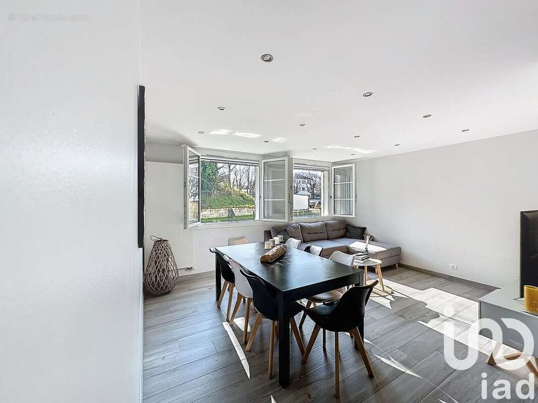 Photo 2 - Appartement à NANTERRE