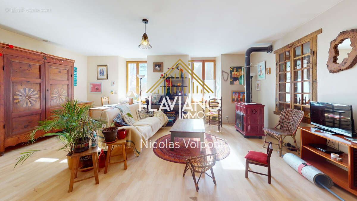 Appartement à SAINT-PAUL-SUR-UBAYE