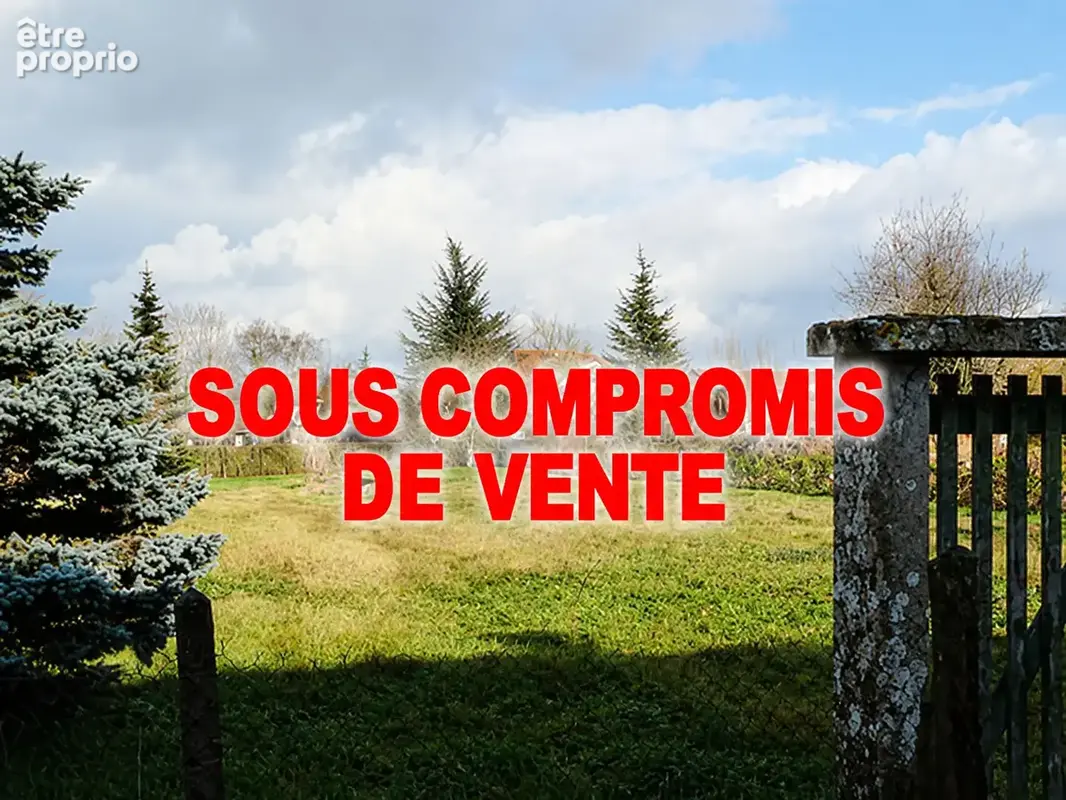 Terrain à SAINT-TRIVIER-DE-COURTES
