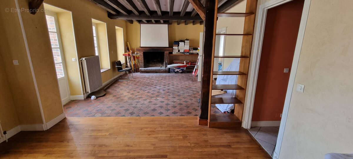 Maison à THORIGNY-SUR-OREUSE