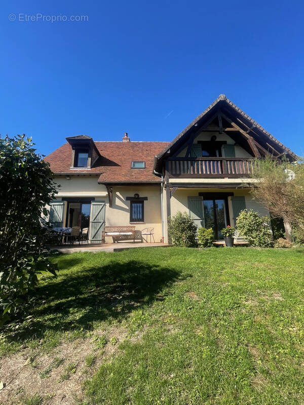 Maison à LE PAVILLON-SAINTE-JULIE