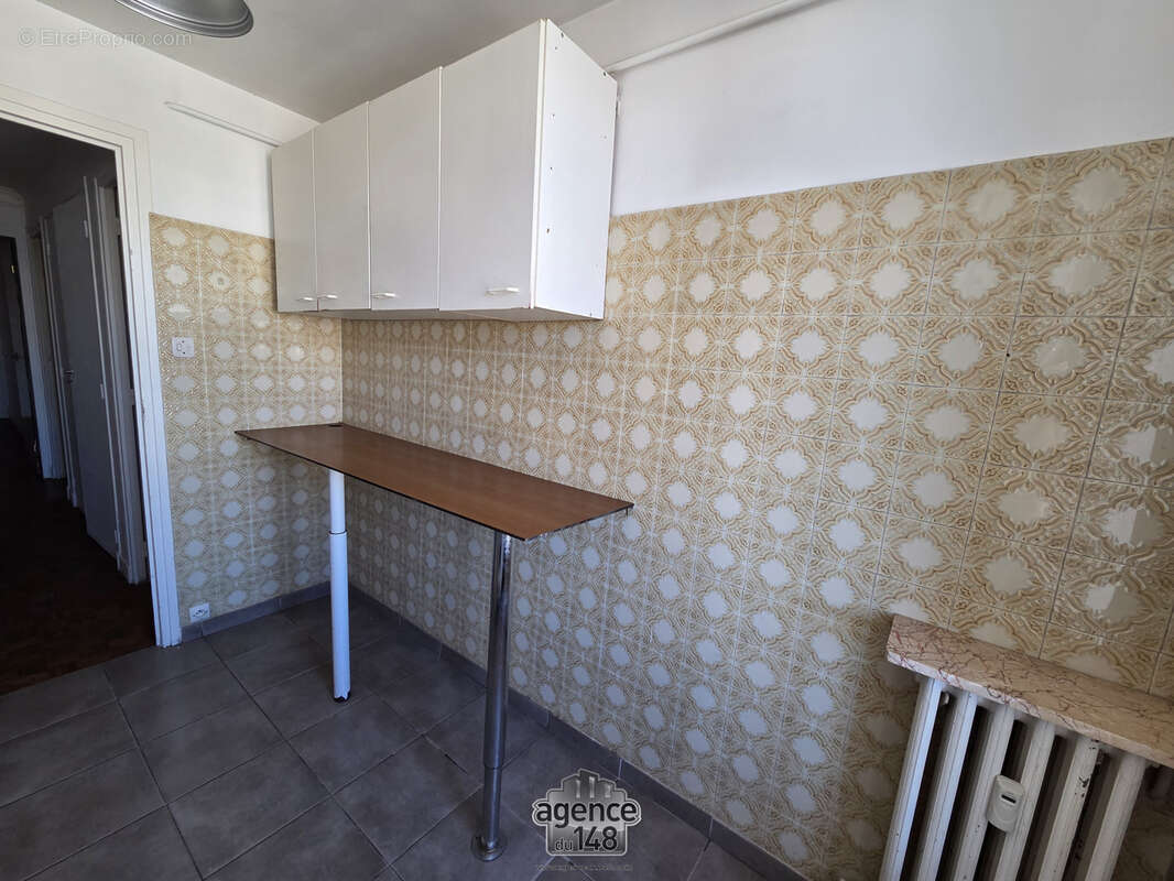 Appartement à MARSEILLE-3E