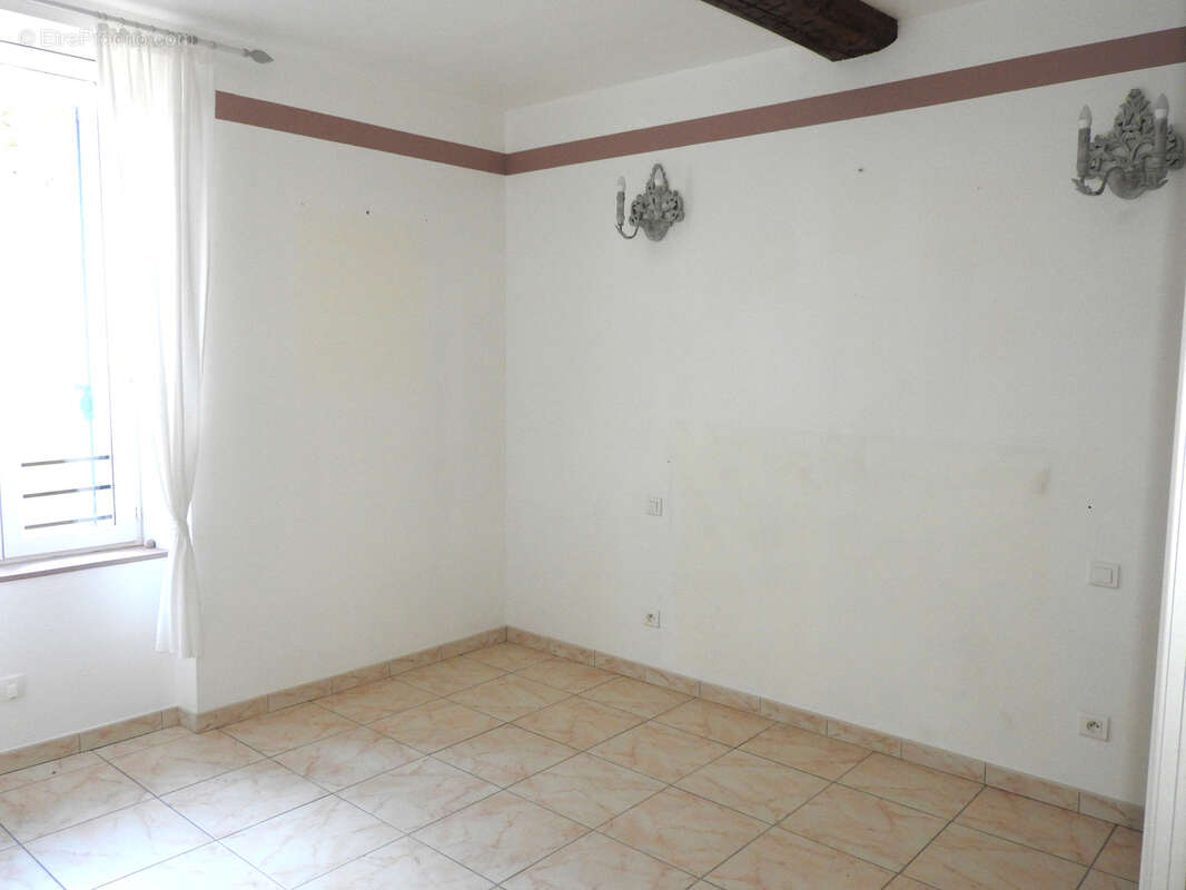 Appartement à SAINT-CHINIAN