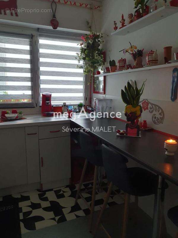 Appartement 72 m² à Cognac - photo 3