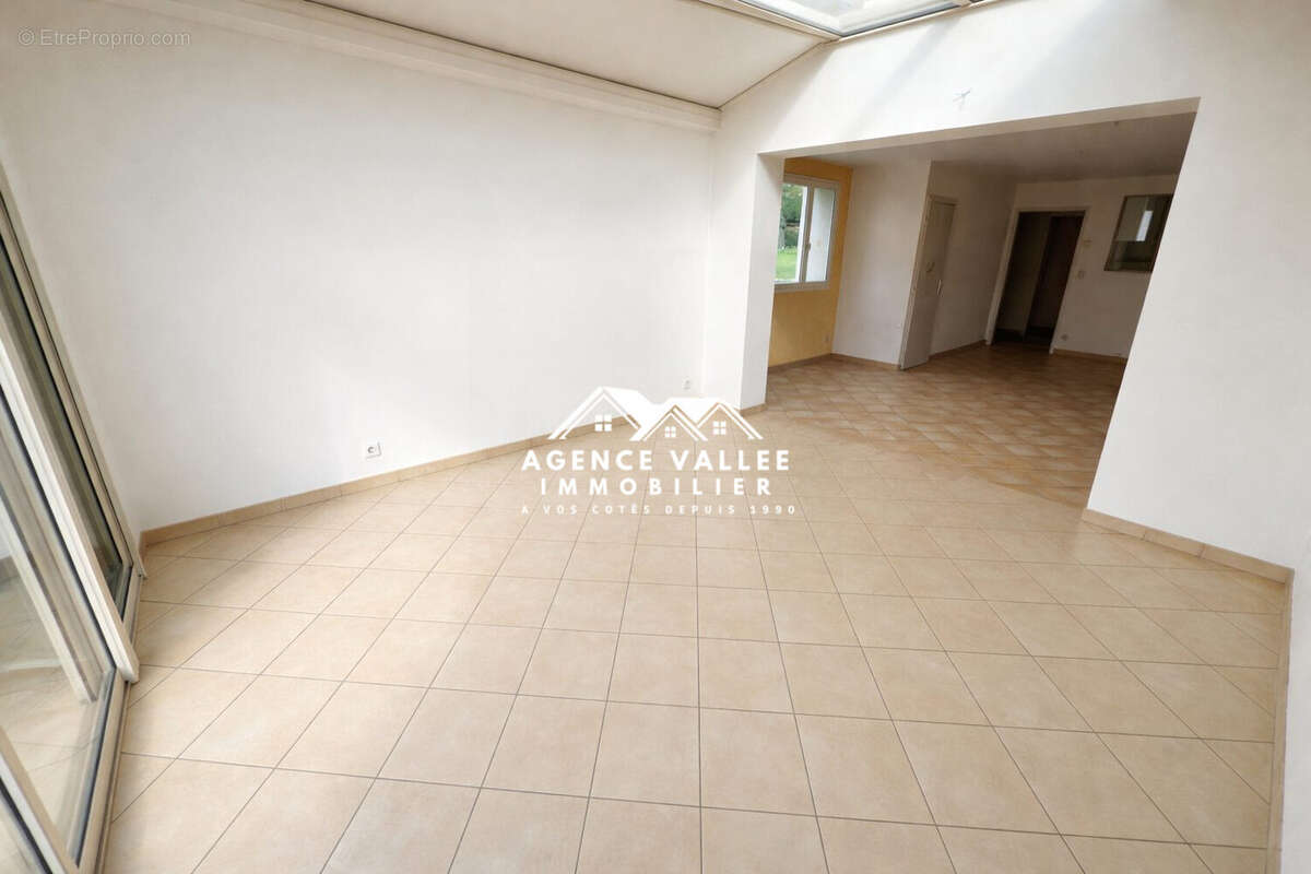 Maison à SAINT-PIERRE-DU-PERRAY