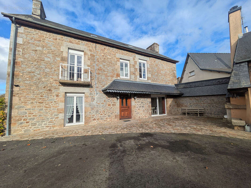 Maison à FOUGERES