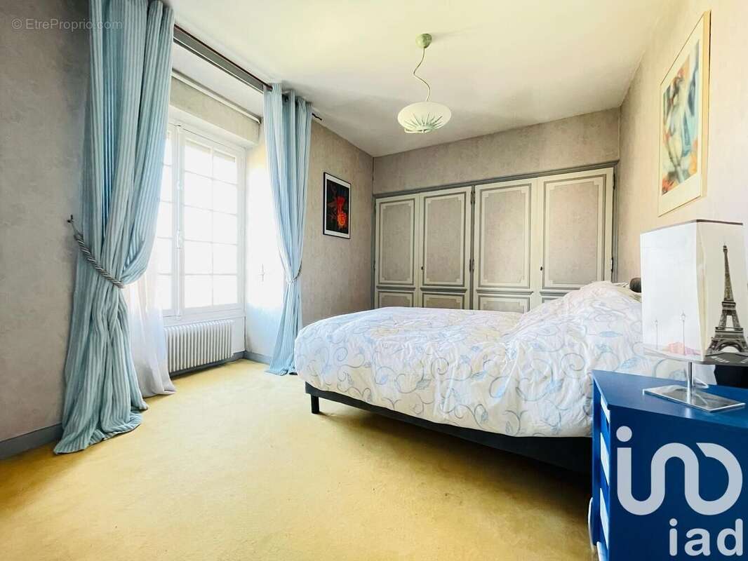 Maison 208 m² à Chennevieres-Sur-Marne  - photo 9