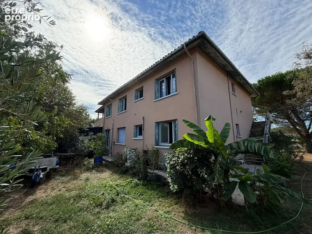 Ensemble Immobilier sur 2900m² de terrain - photo 1