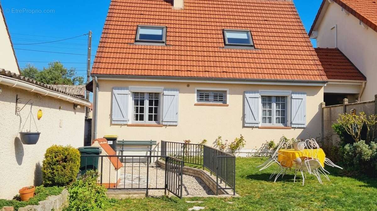Maison à MERIEL