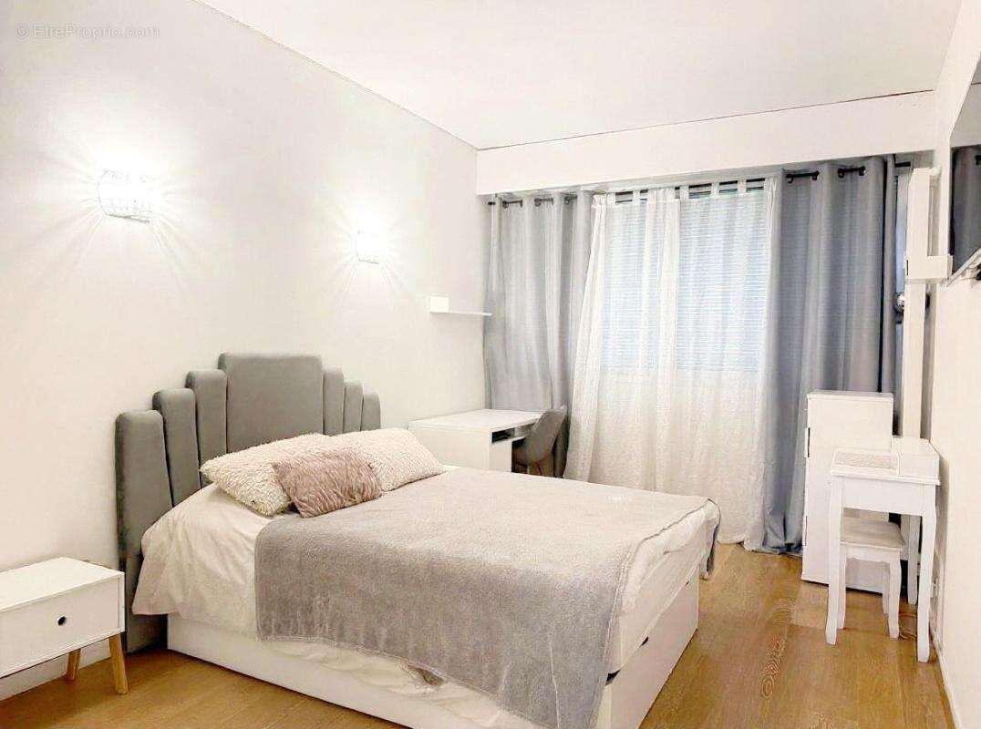 Appartement à VALLAURIS