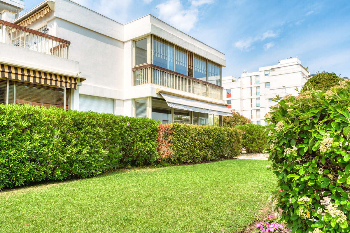 Appartement à MANDELIEU-LA-NAPOULE