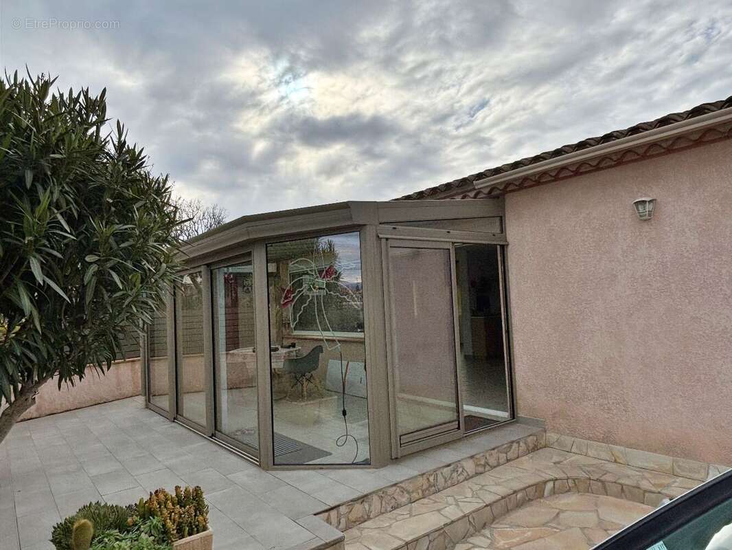 Maison à ROQUEBRUNE-SUR-ARGENS