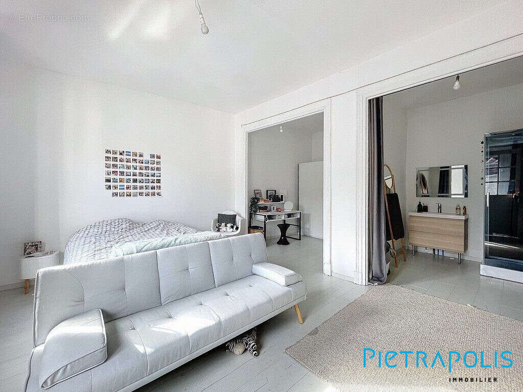 Maison à SAINT-ETIENNE-DES-OULLIERES