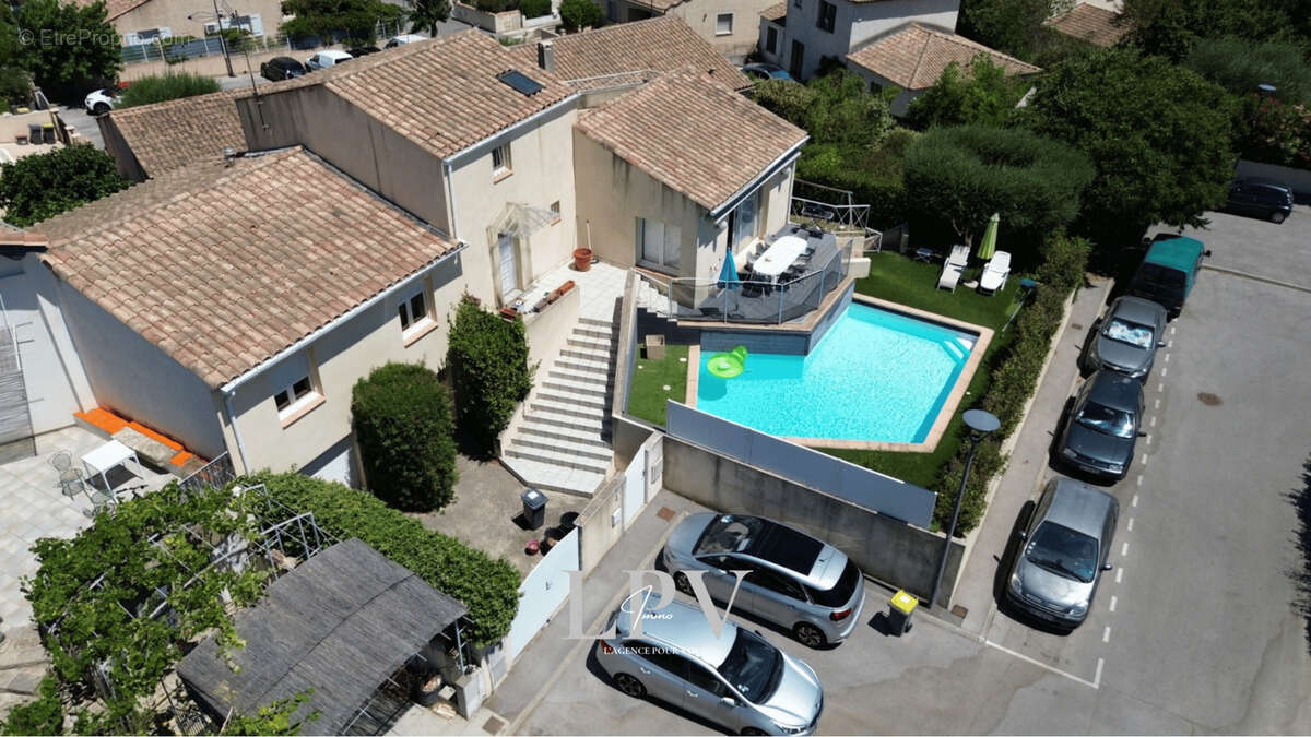 Maison familiale de 184 m2 avec garage, piscine et terrasse plein sud   Lavérune - photo 11