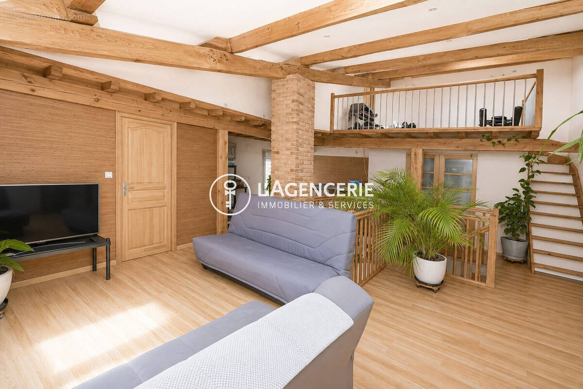 Maison à LAGRAVE