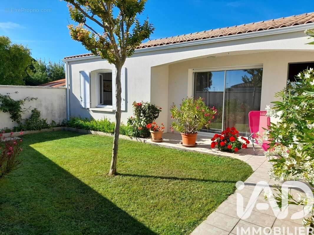 Maison 149 m² à Sainte-Soulle  - photo 2
