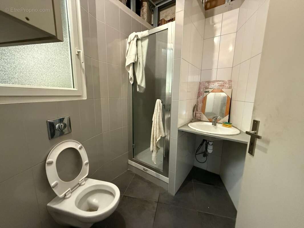 LOURDES CENTRE – Ensemble immobilier à fort potentiel avec ateliers, appartement, garages et terrasse - photo 17