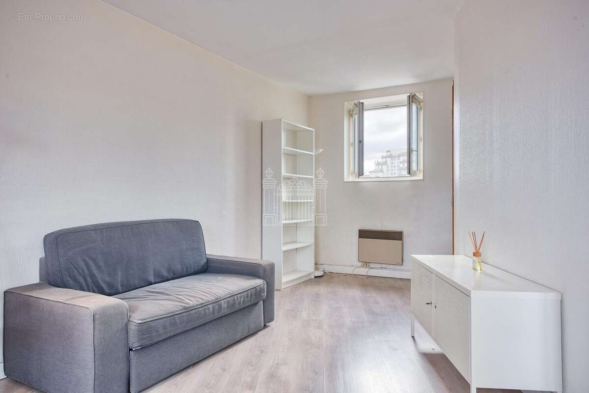 Appartement à PARIS-14E