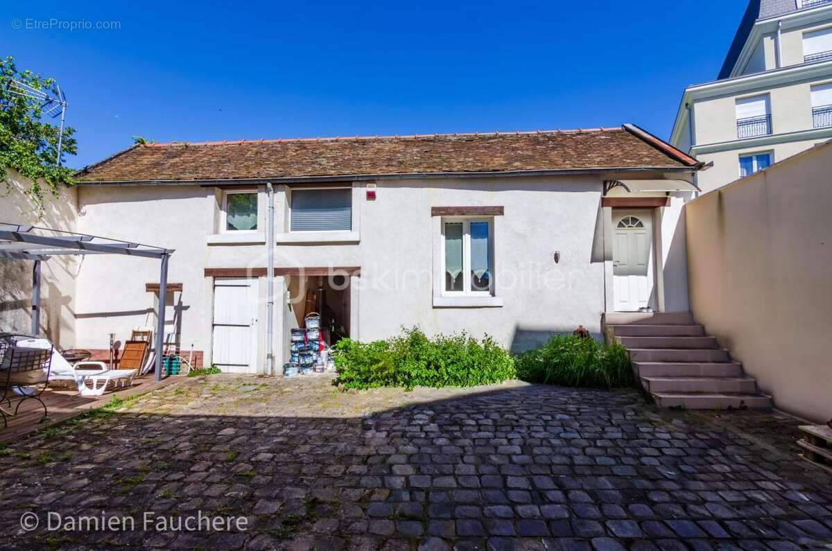 Maison à SAVIGNY-SUR-ORGE
