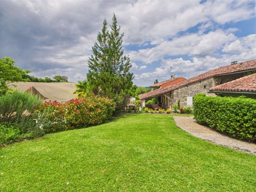 Maison à VERTEILLAC