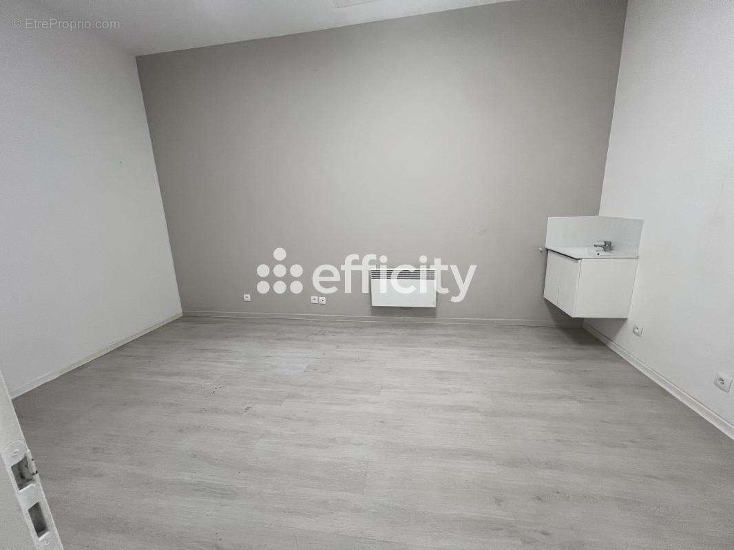 Locaux/Biens immobiliers - photo 10