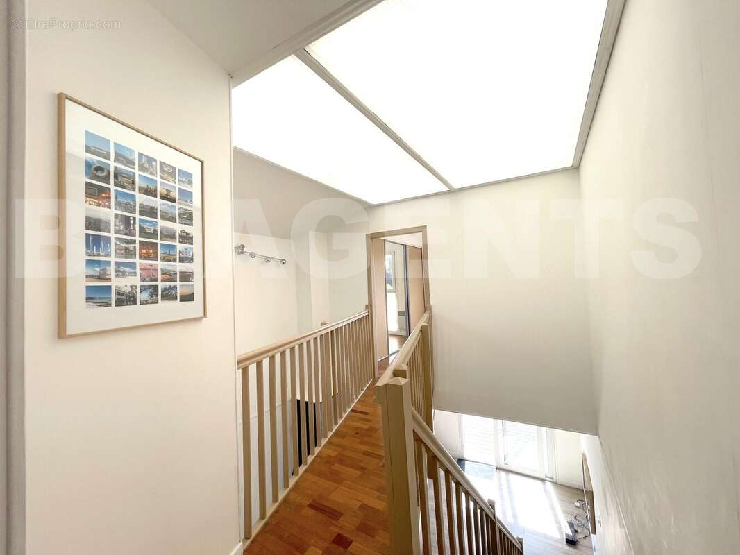 PONT 2 - Commerce à AUBERS