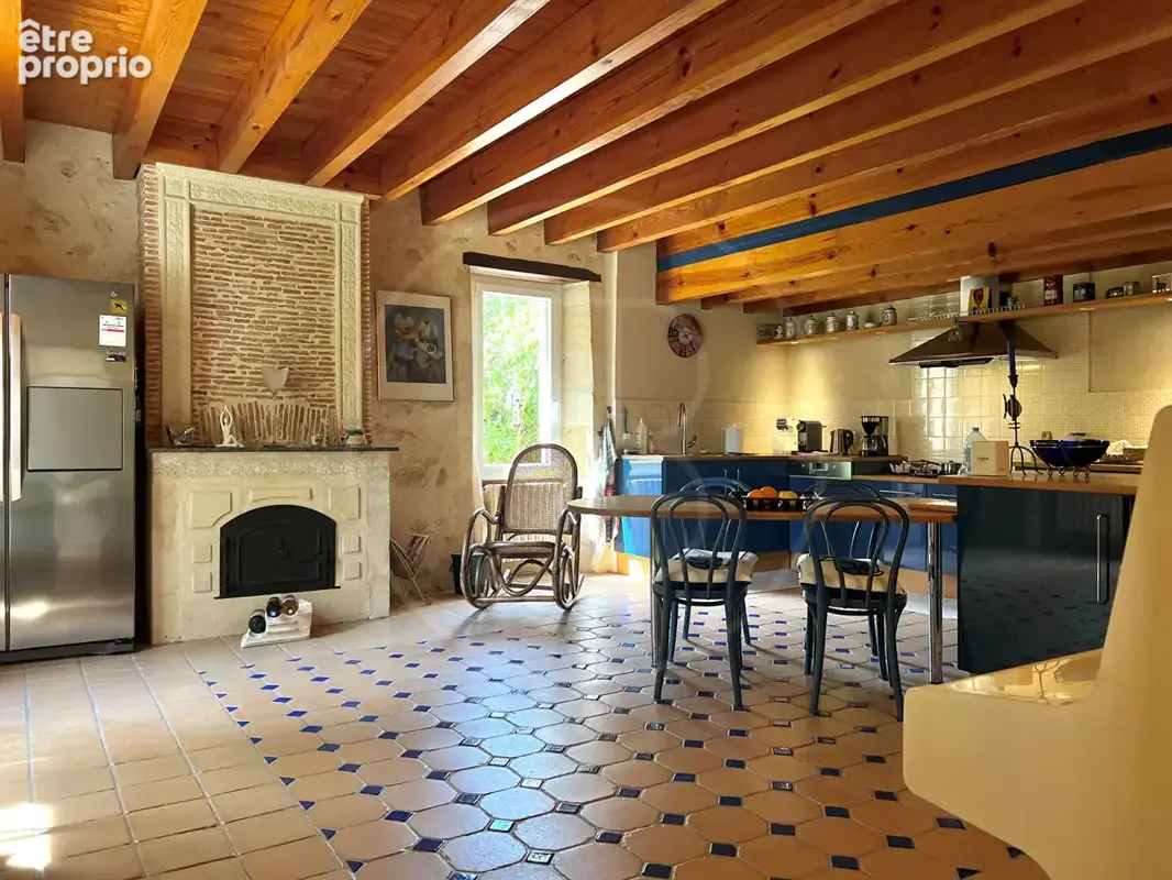 Belle maison en pierre dans un village paisible - photo 7