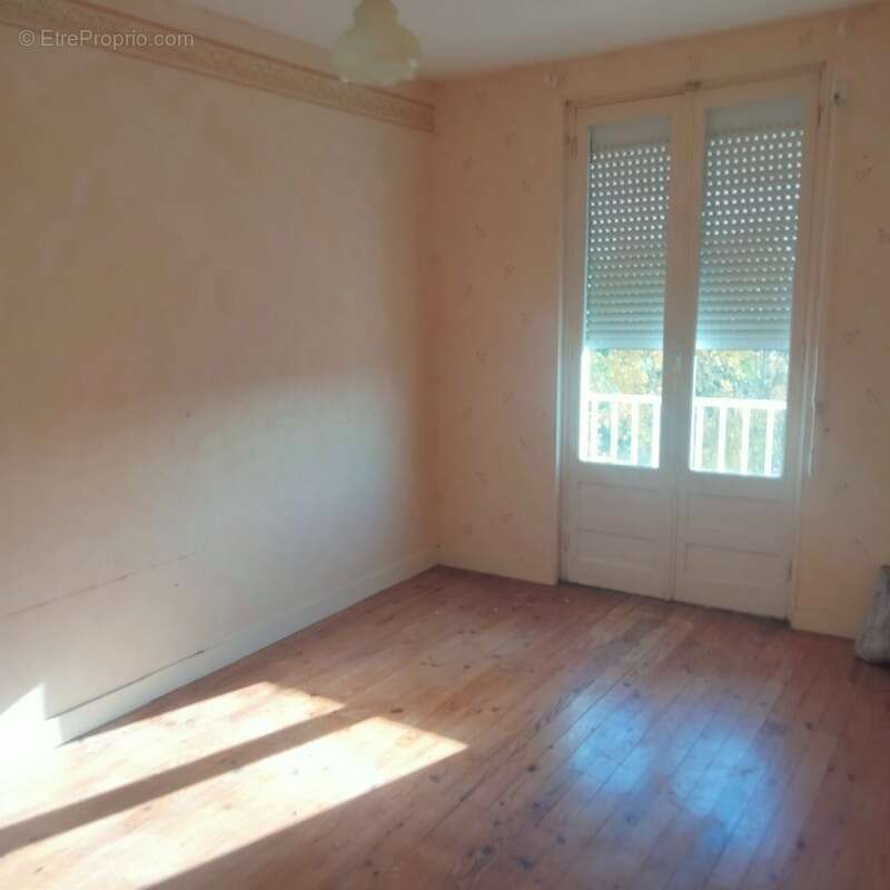 Maison à BOURCEFRANC-LE-CHAPUS