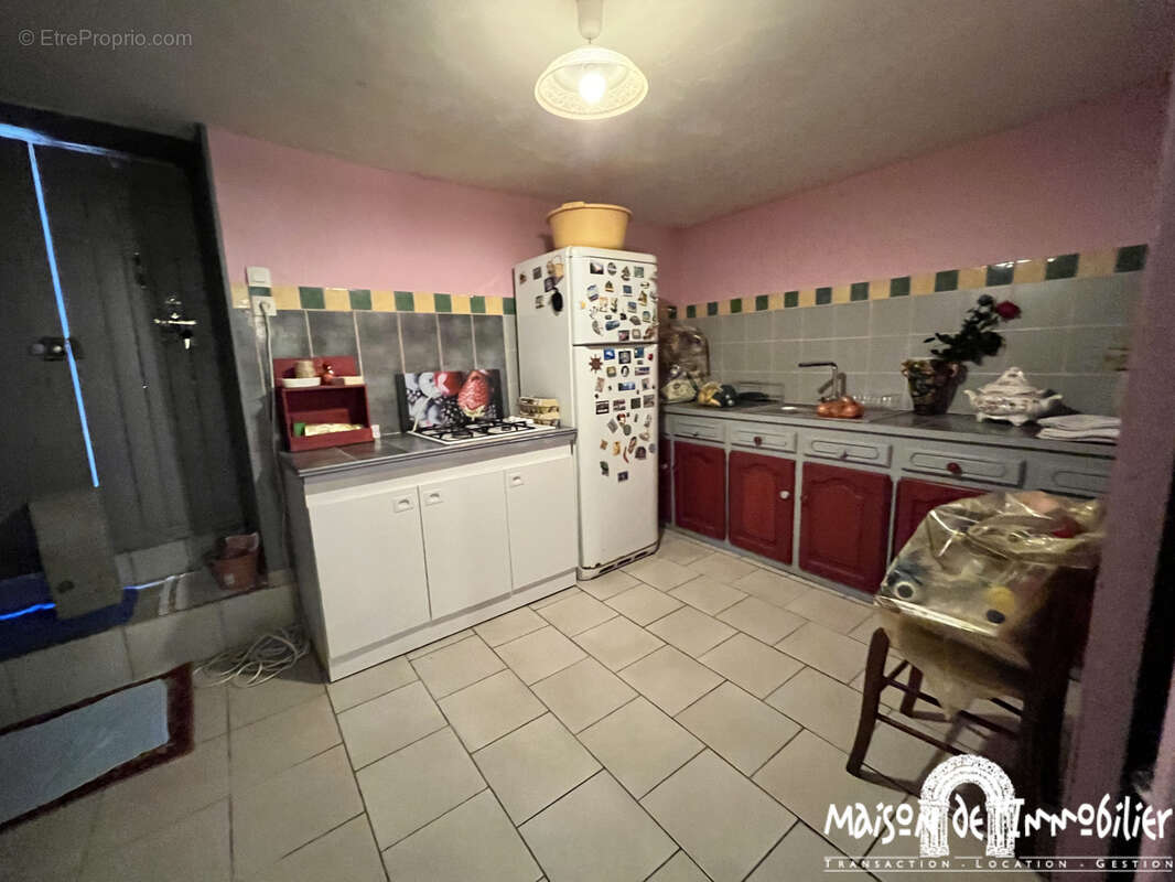 À Vendre à LOUZAC SAINT ANDRÉ - Spacieuse maison Charentaise - 210m2 - 6 pièces - photo 17