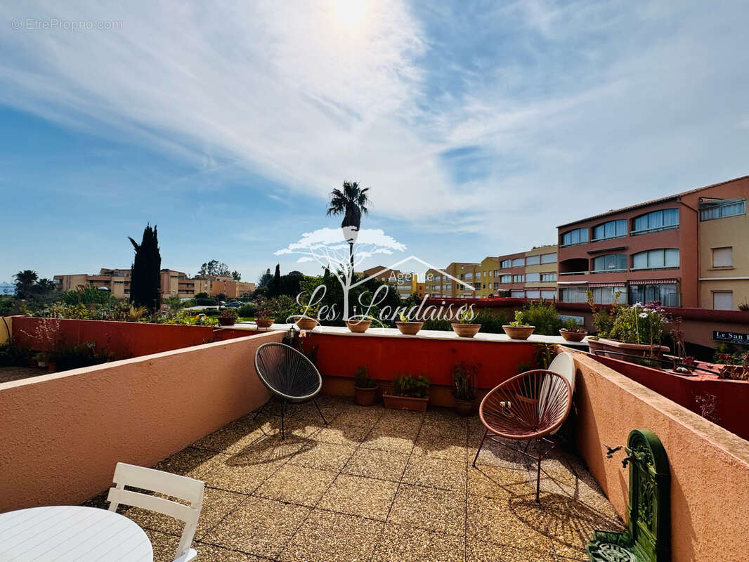 Appartement à LA LONDE-LES-MAURES