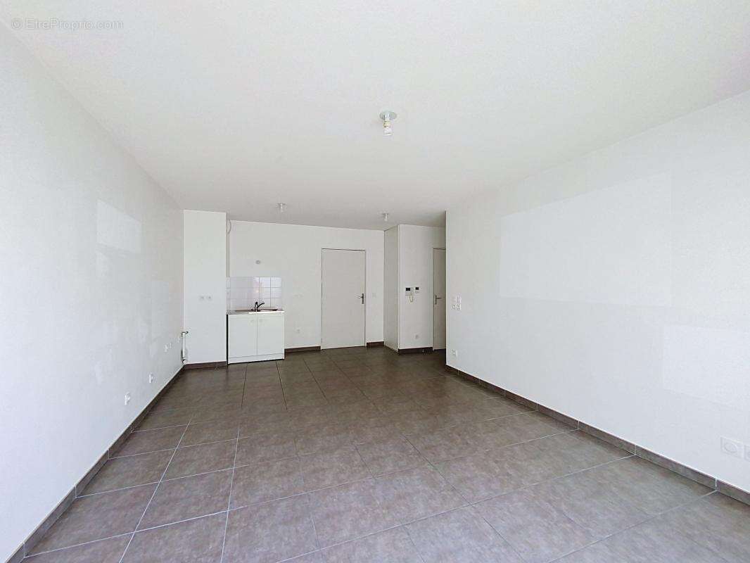 Appartement - 1 Chambre - box fermé en sous sol - Proche toutes commodités - photo 10