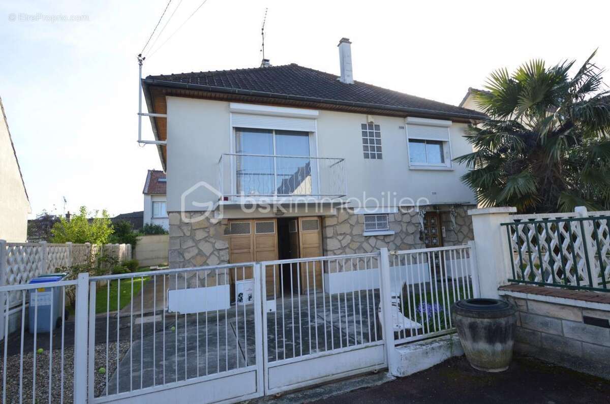 Maison à TREMBLAY-EN-FRANCE