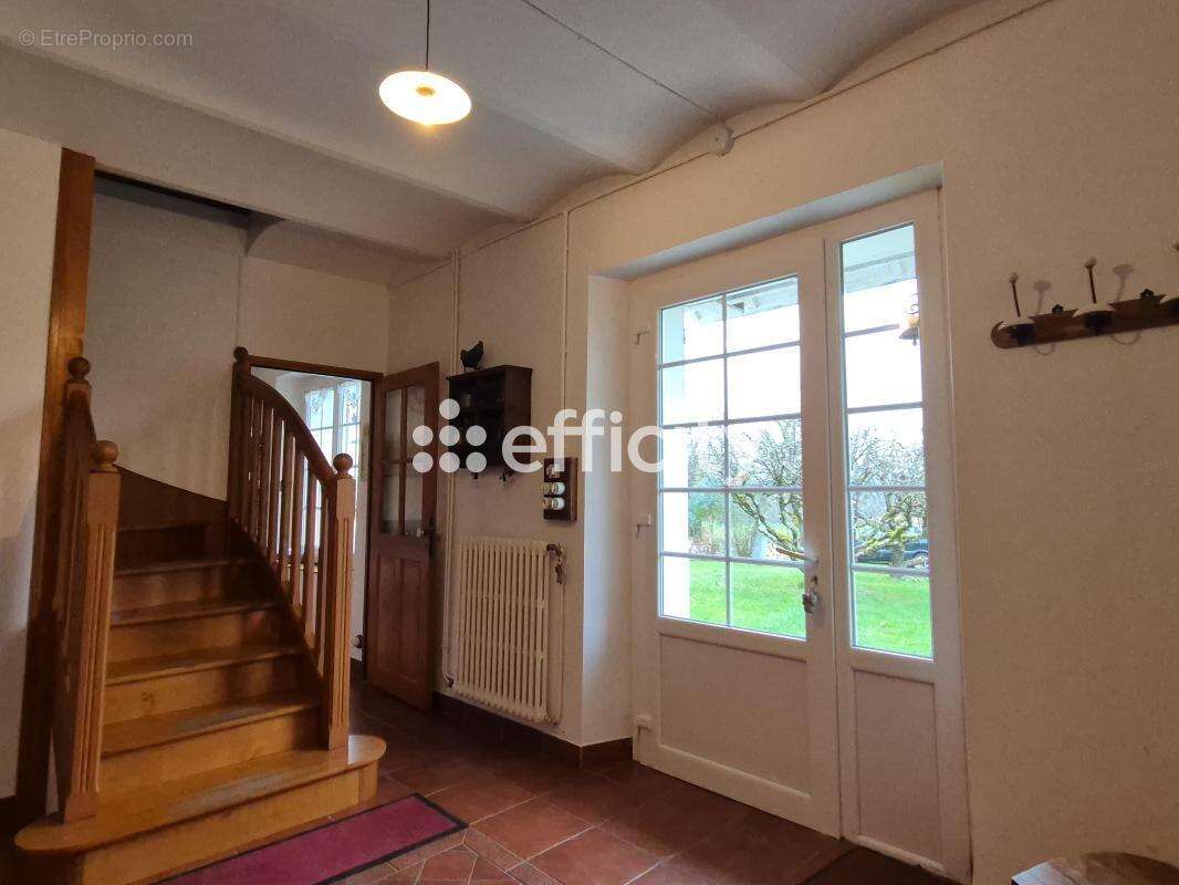 Maison à REIGNAC-SUR-INDRE