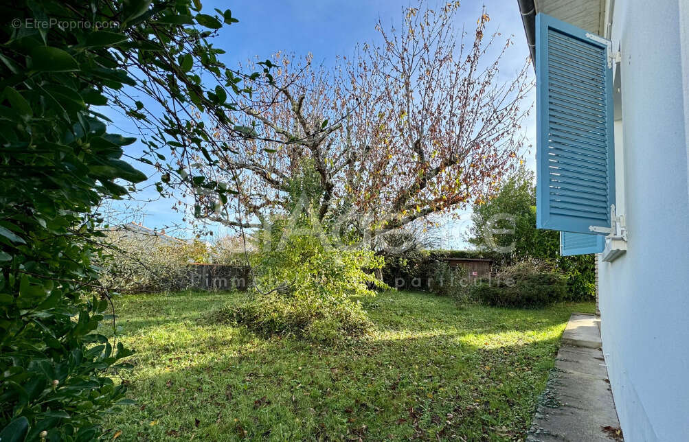 Maison à VAUX-SUR-MER