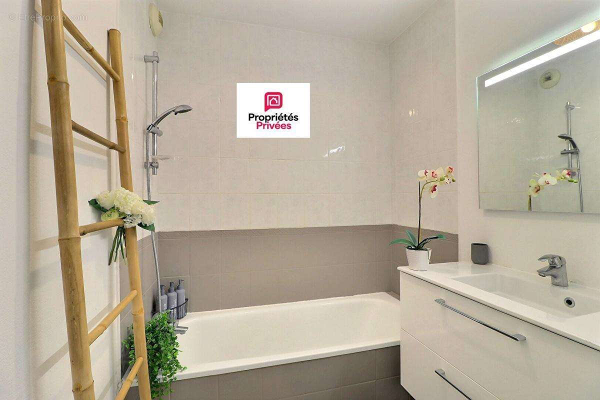 Appartement La Seyne Sur Mer 4 pièce(s) 80.98 m2 - photo 11