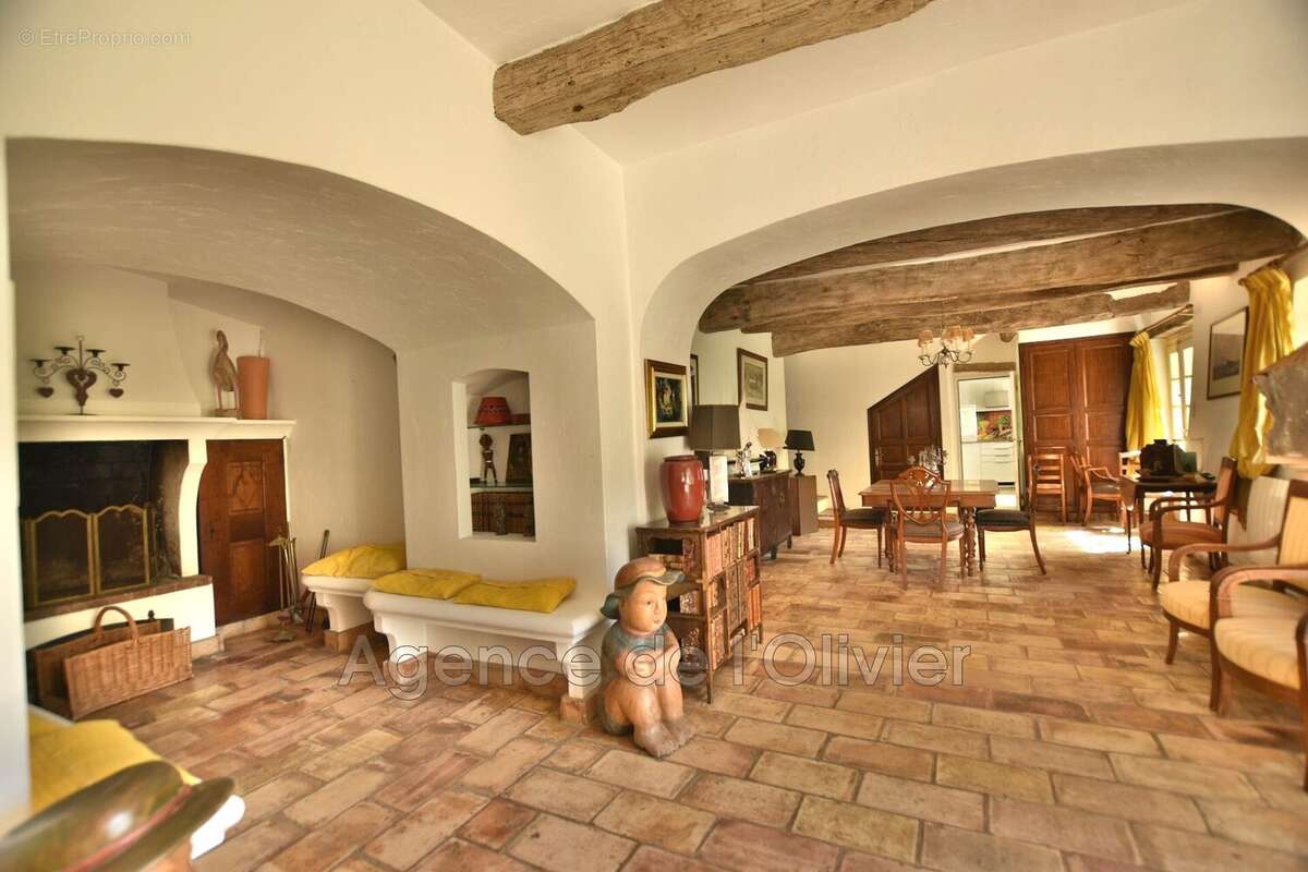 Maison à LE BAR-SUR-LOUP