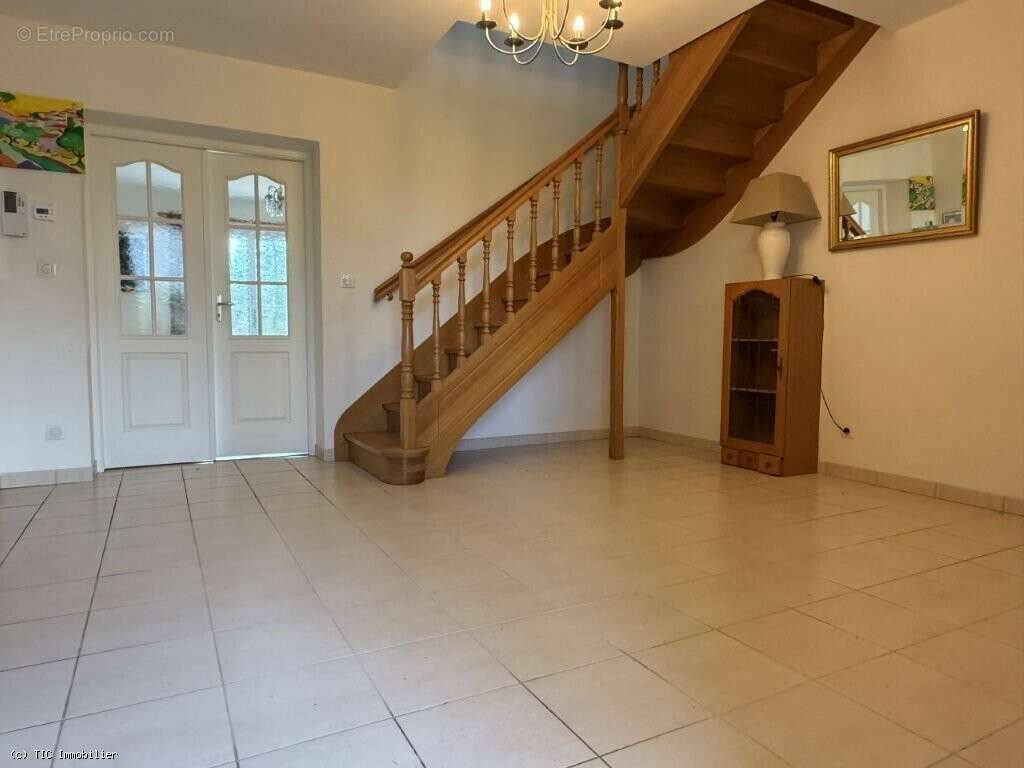 Maison à CONFOLENS