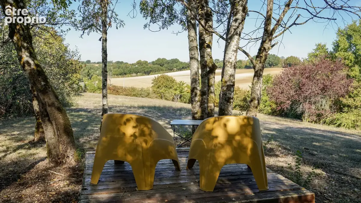 Belle propriété quercynoise avec 2 grandes maisons, piscine et 1 ha terrain - photo 6