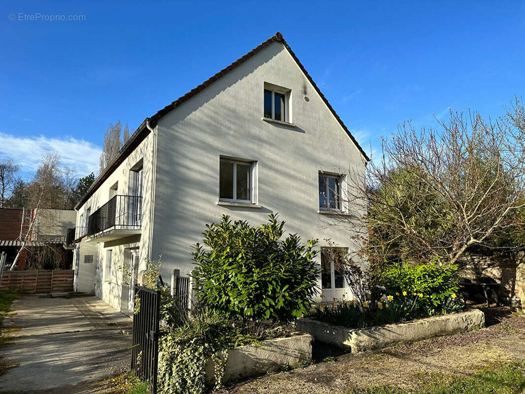 Appartement à SAINT-REMY-LES-CHEVREUSE