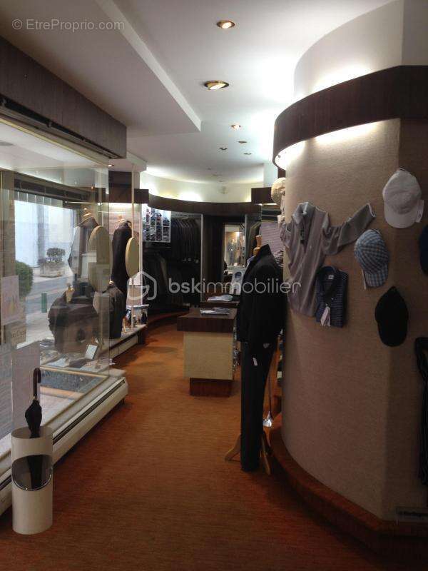 Grand magasin au centre ville, avec sous-sol totale - photo 2