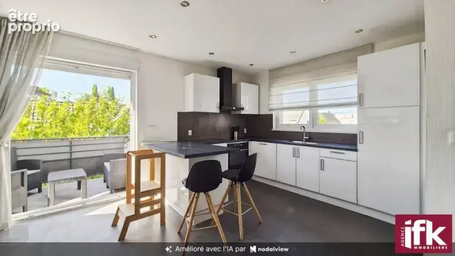 Appartement T4 de 98 m² avec entrée individuelle, balcon, garage et parking - photo 2