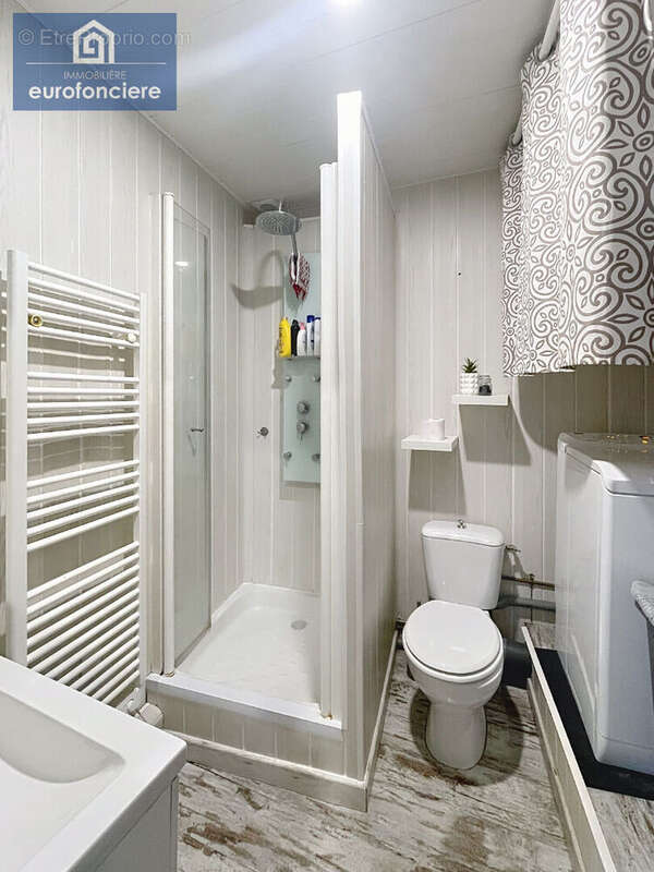 Appartement à PONT-SAINTE-MARIE