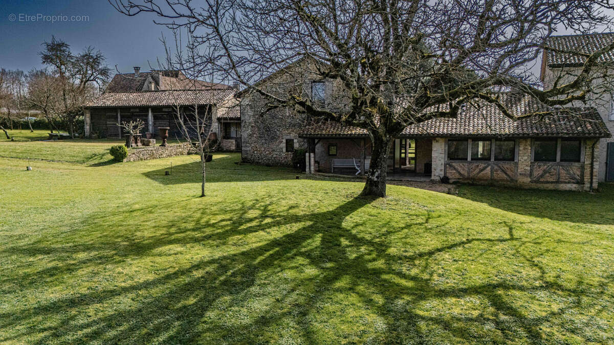 Maison à SARLIAC-SUR-L'ISLE