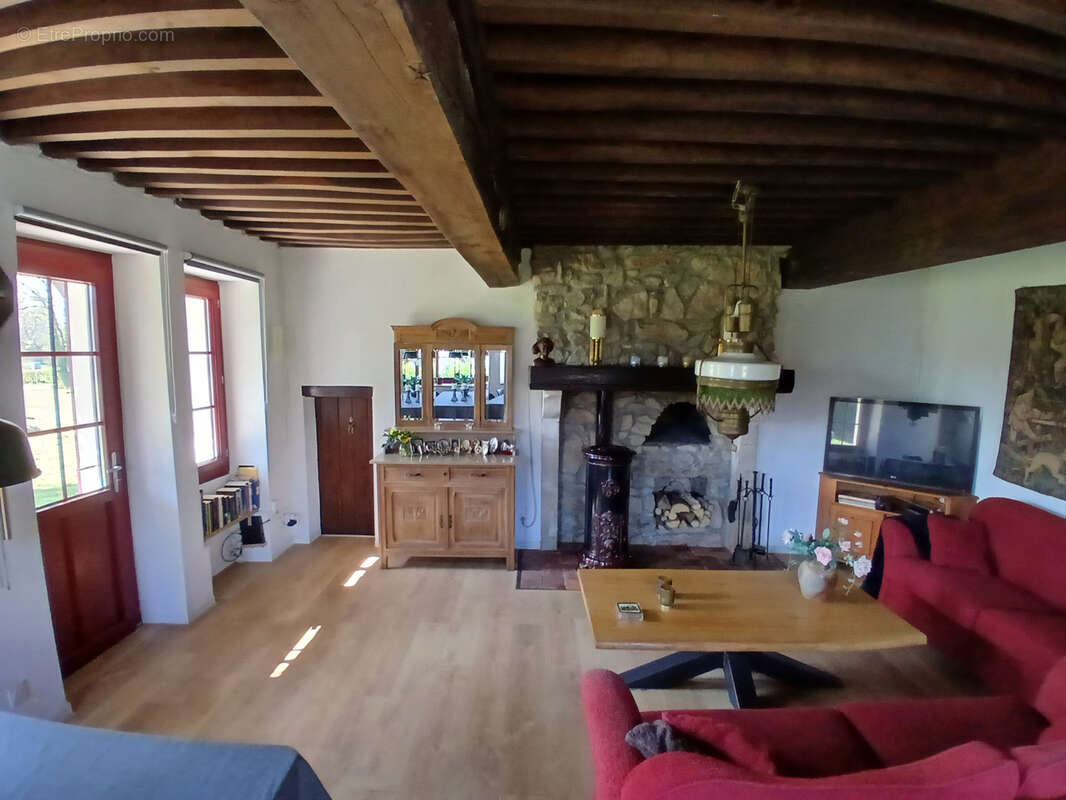 En exclusivité, un ensemble de deux maisons, une habitable de suite et l'autre à améliorer, jardin avec belle - photo 11