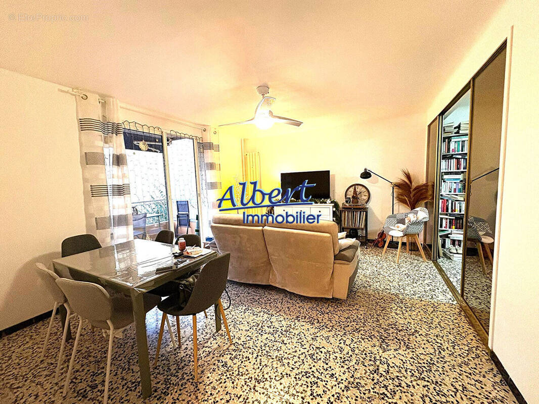 Appartement à SIX-FOURS-LES-PLAGES