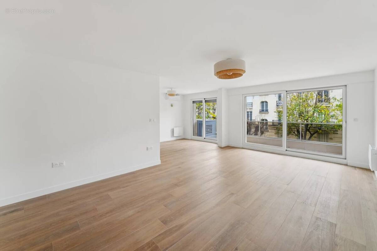 Appartement à NEUILLY-SUR-SEINE