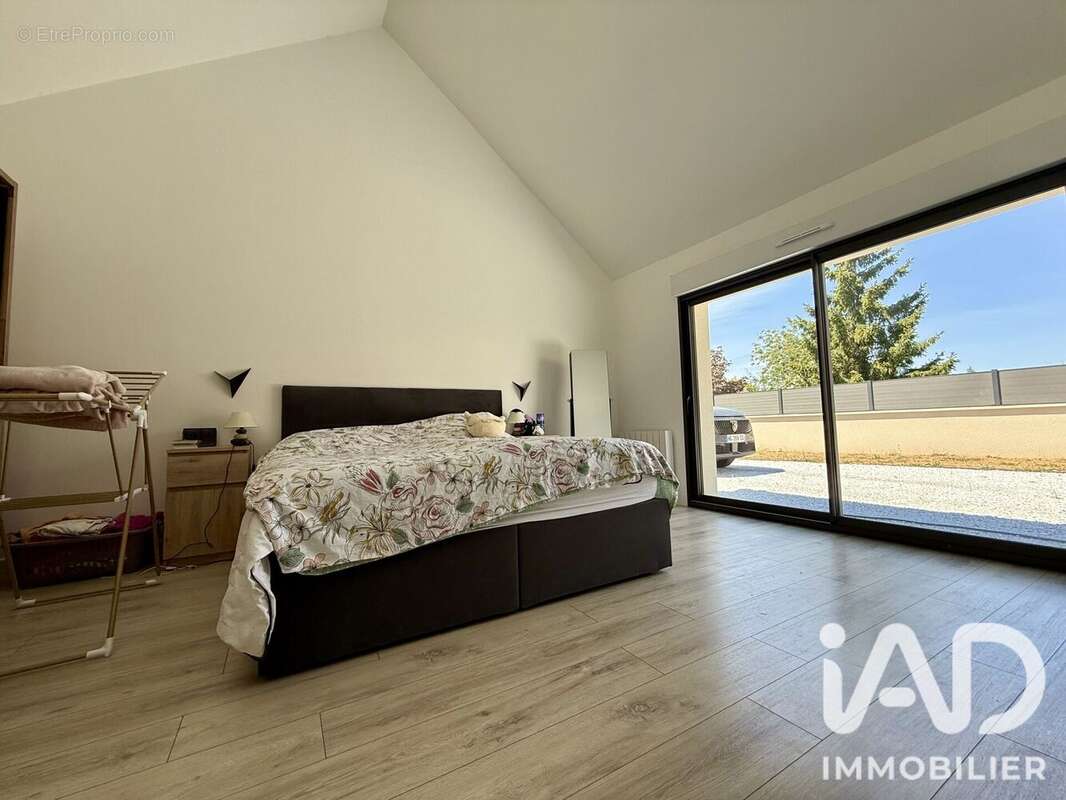 Maison 191 m² à Joue-Les-Tours  - photo 5