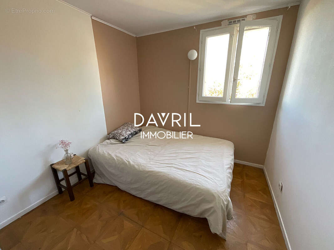 Maison à CHANTELOUP-LES-VIGNES