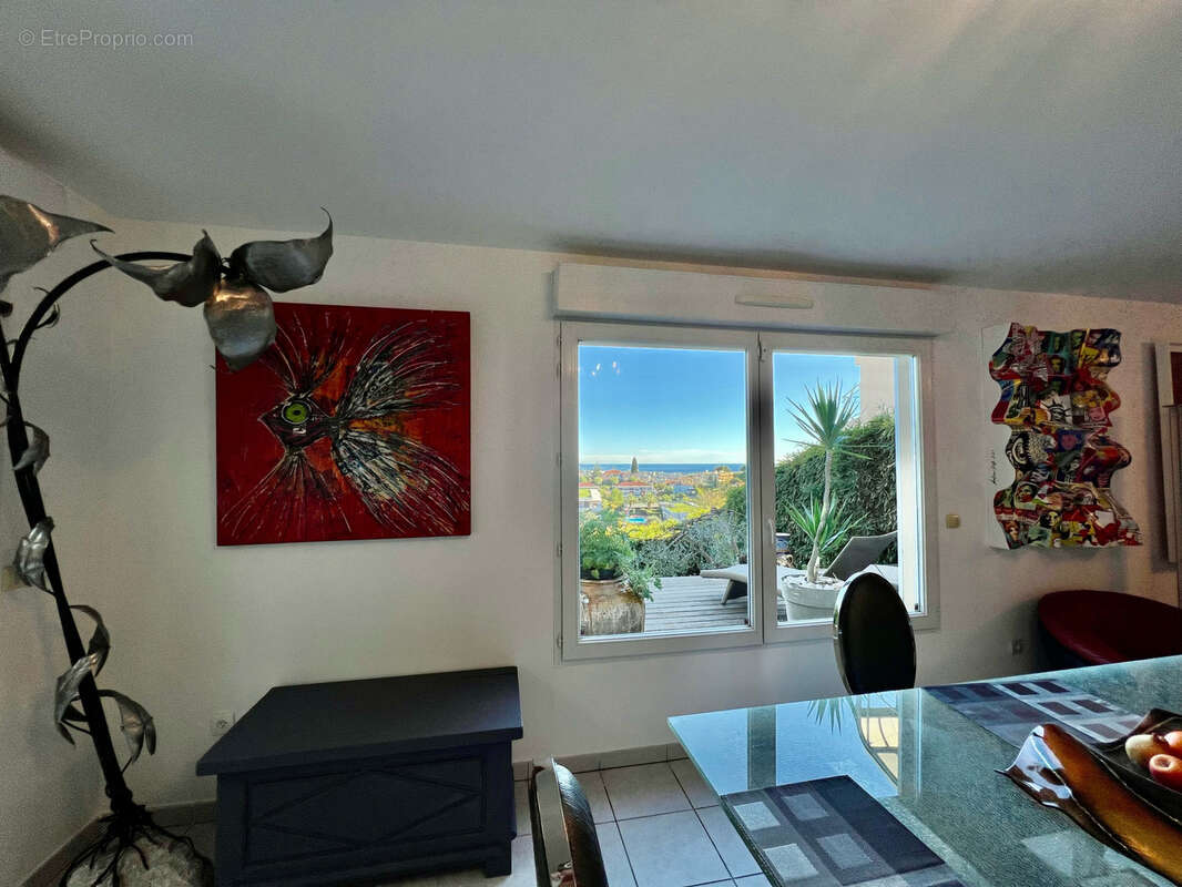 Appartement à SAINT-LAURENT-DU-VAR